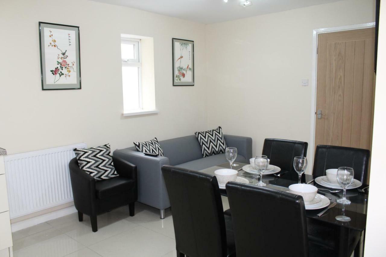 Van Apartments Caerphilly Exteriér fotografie